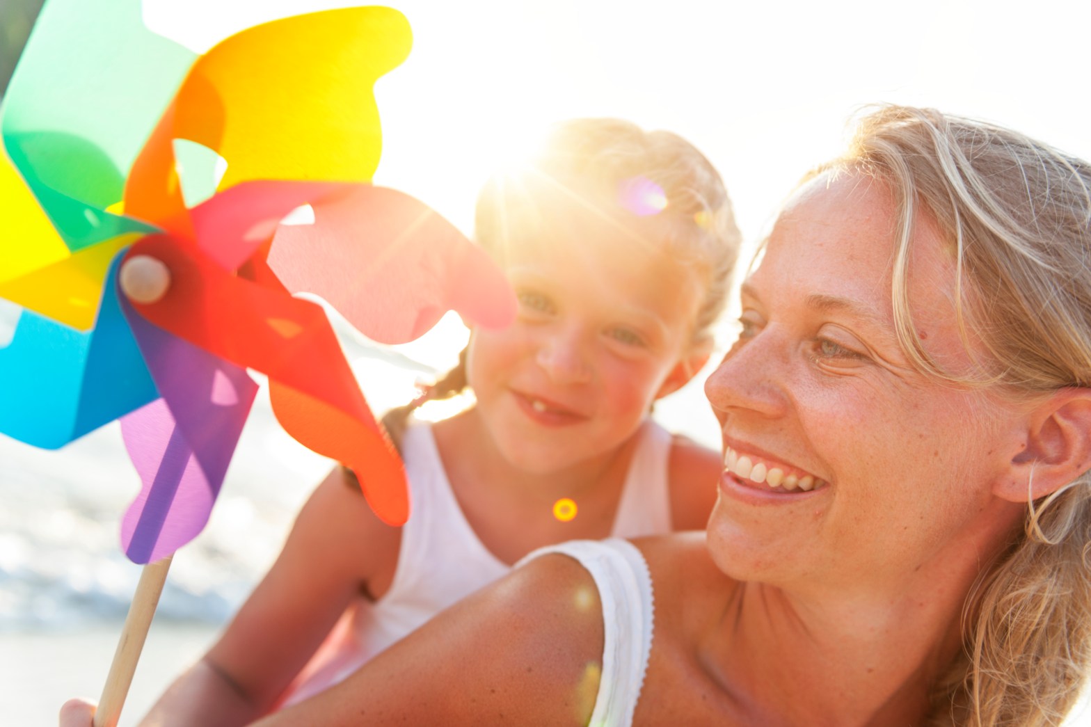 🧸 Devenez nounou cet été avec Les Ptitous : un job enrichissant, utile et flexible !